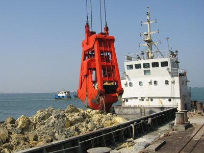 Dredging and Salvage Clamshell Buckets